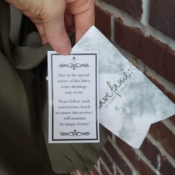 NWT Moss Green Cold Shoulder Top Tank - Picture 7 of 8